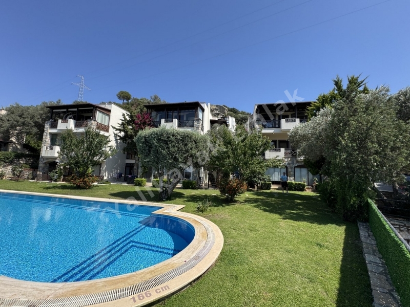 YALIKAVAK DİRMİL'DE SATILIK ORTA KAT DAİRE